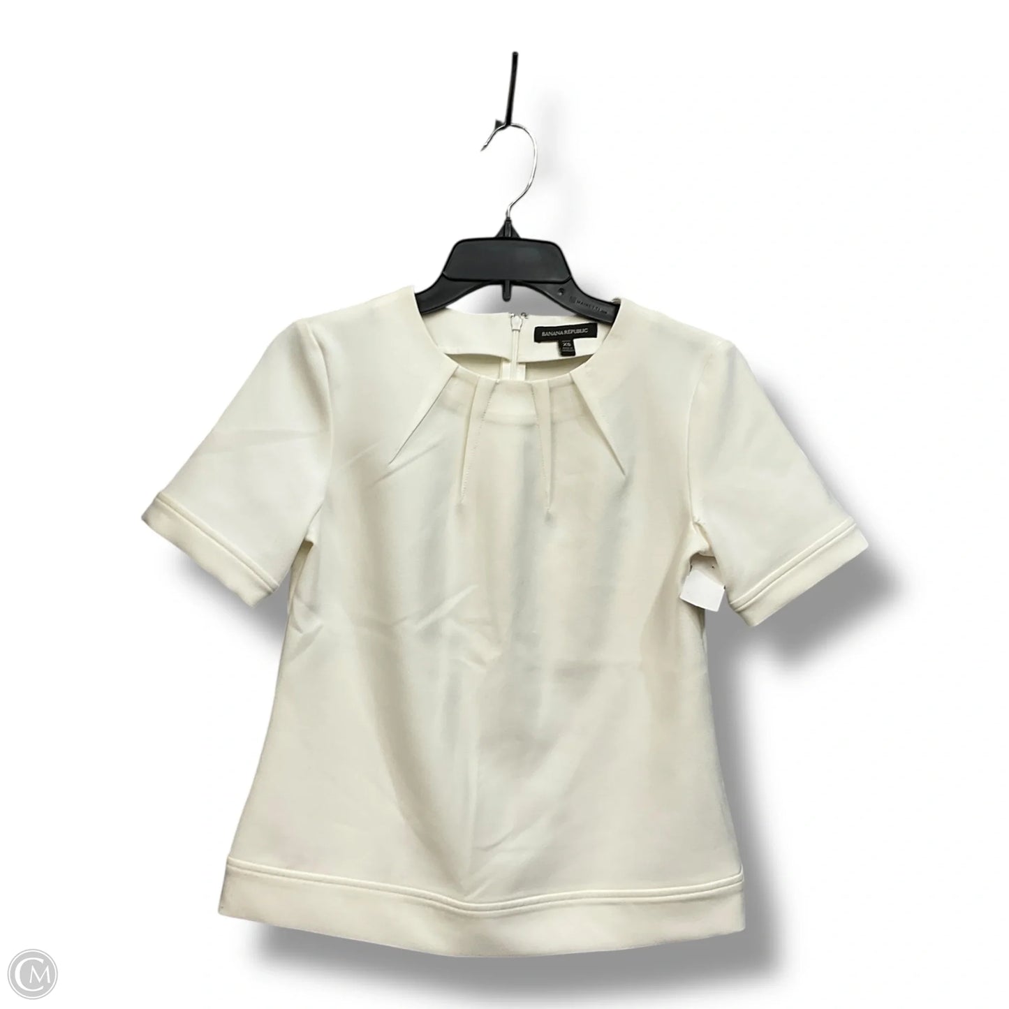Top Short Sleeve By Banana Republic In Cream, Size: Xs