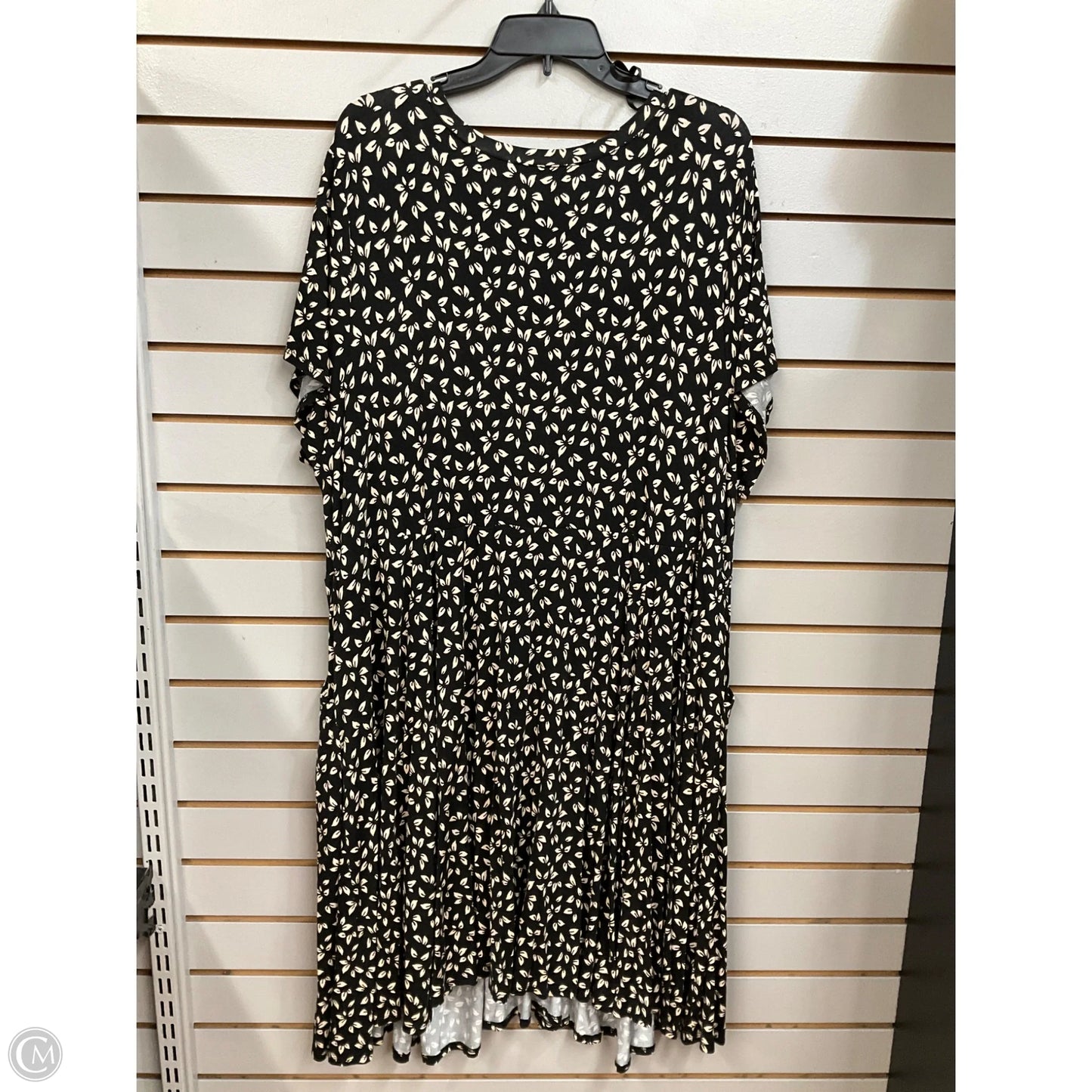 Dress Casual Short By Torrid In Floral Print, Size: 4x