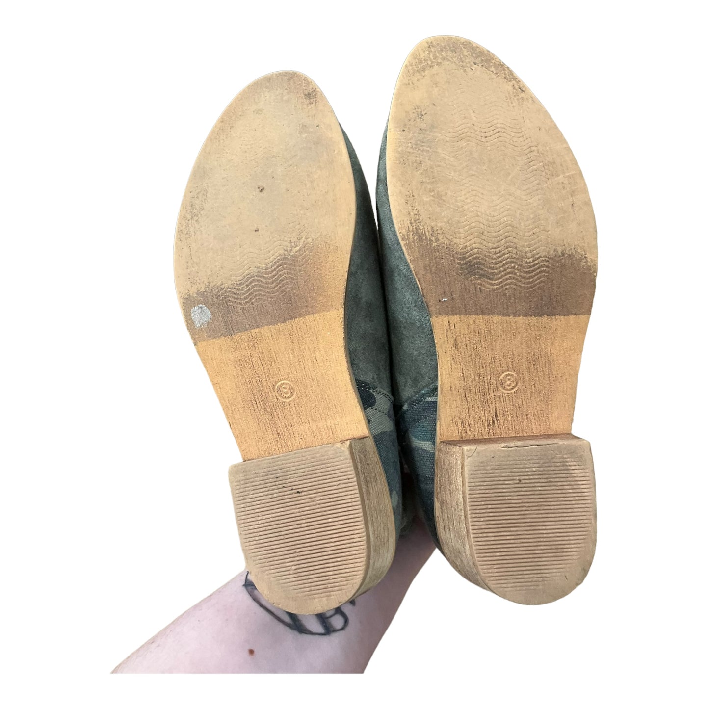 Boots Ankle Flats By Clothes Mentor Size: 8