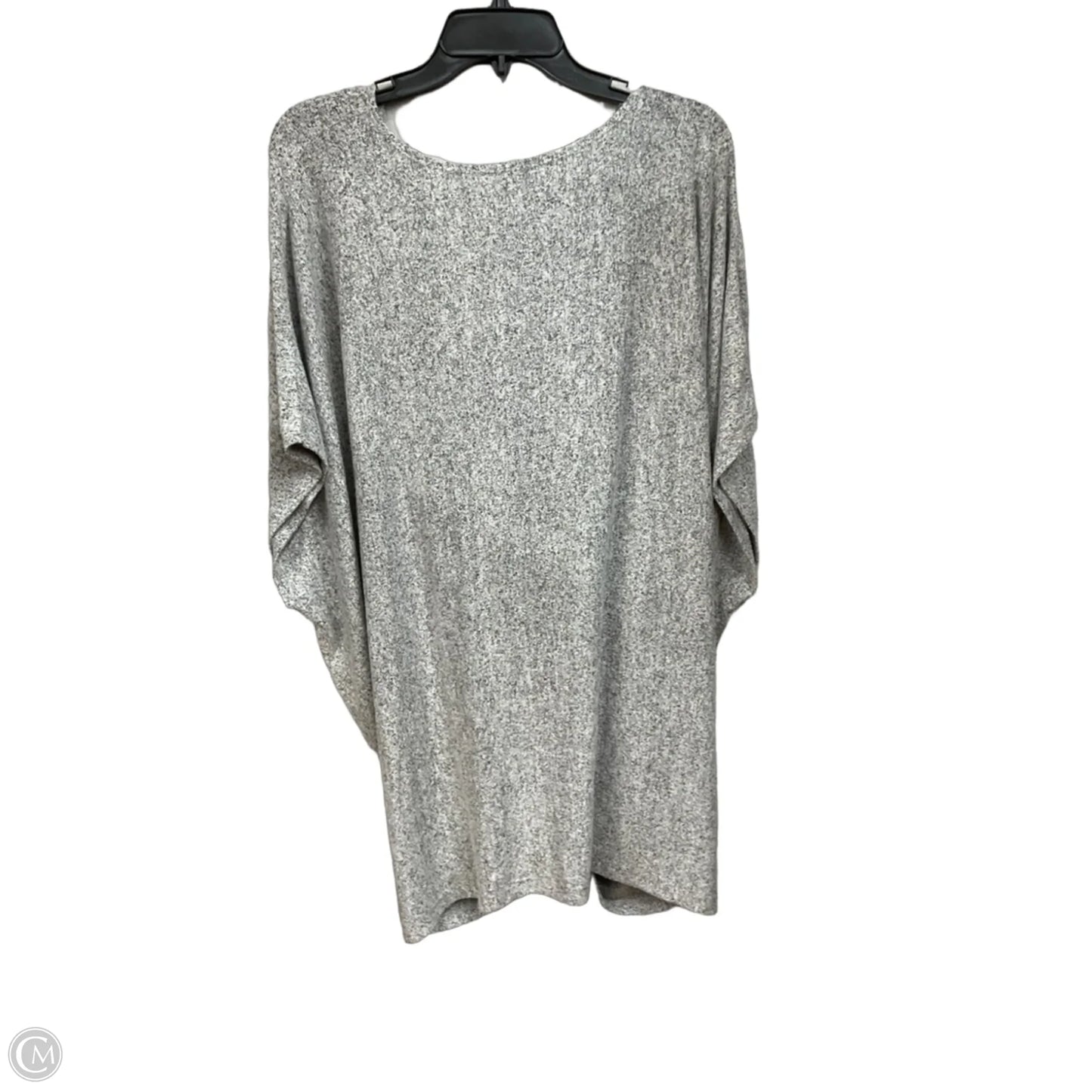 Top Short Sleeve By Maurices In Grey, Size: 1x