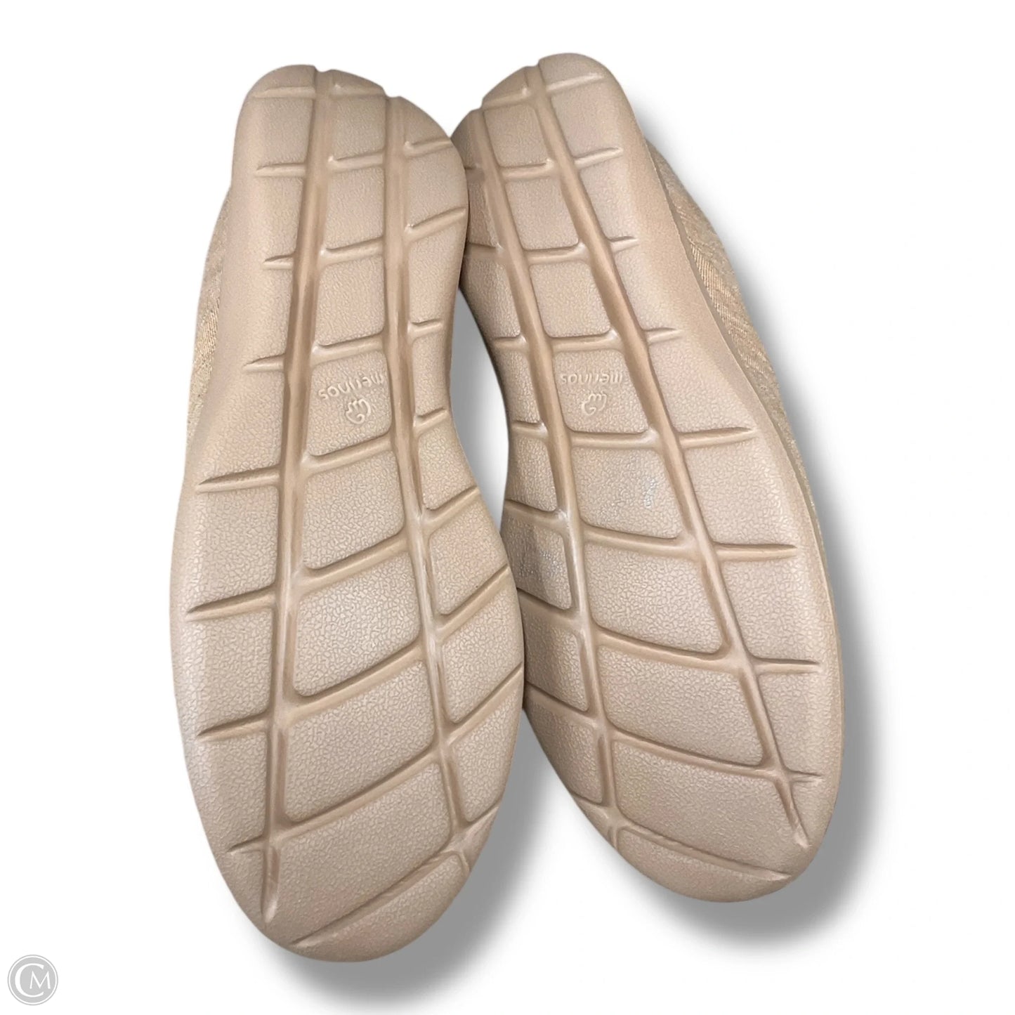 Shoes Sneakers By Clothes Mentor In Tan, Size: 8