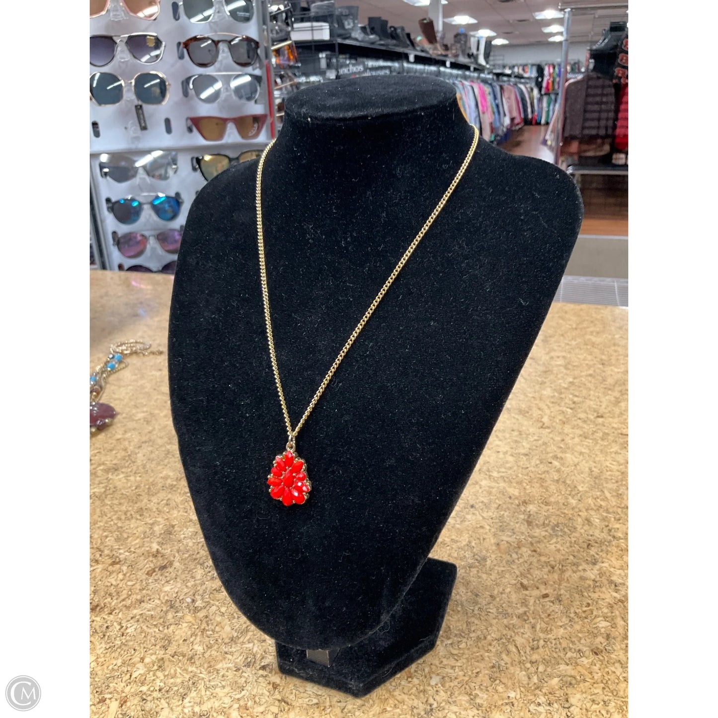 Necklace Charm By Clothes Mentor, Size: 02 Piece Set