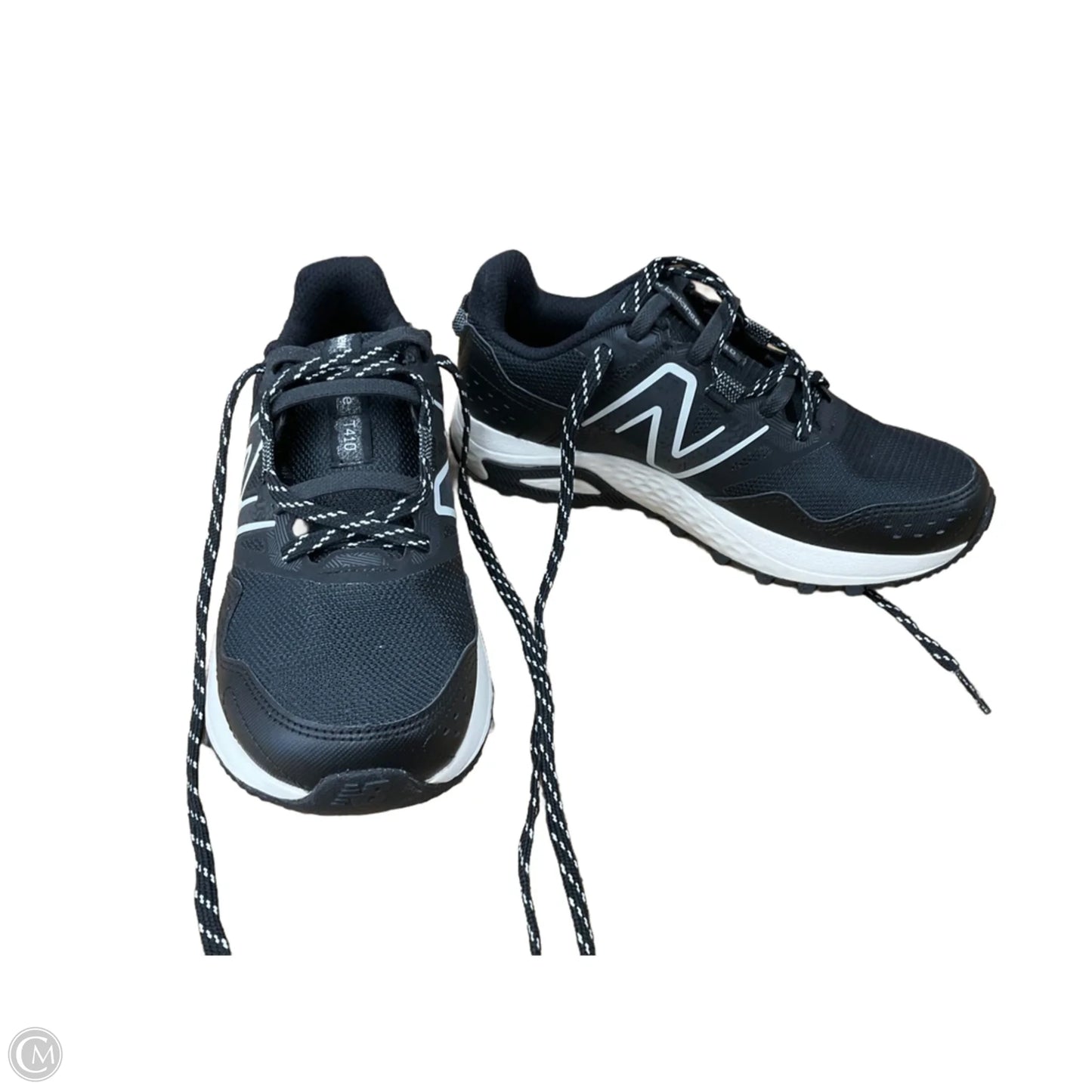 Shoes Athletic By New Balance In Black & White, Size: 6.5