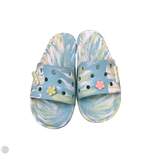 Sandals Flats By Crocs In Green & White, Size: 10