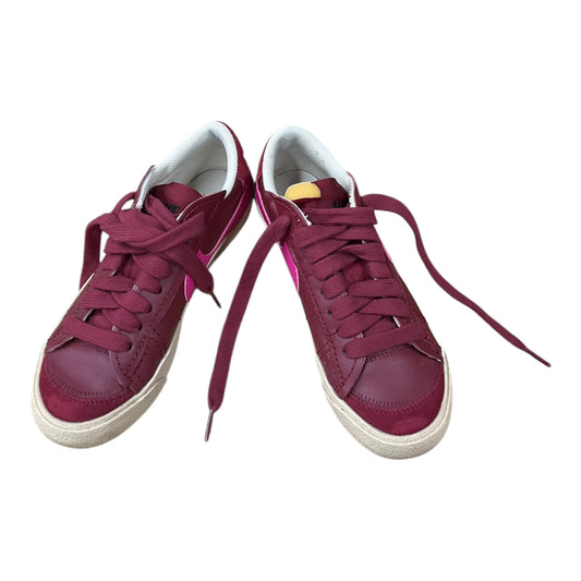 Shoes Athletic By Nike In Maroon, Size: 6.5