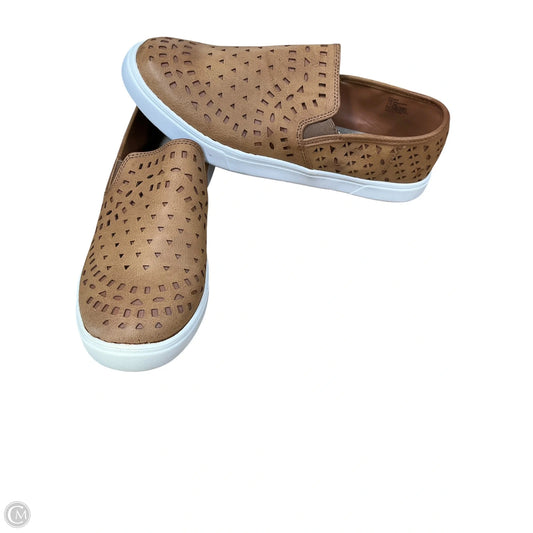 Shoes Flats By Sugar In Tan, Size: 10