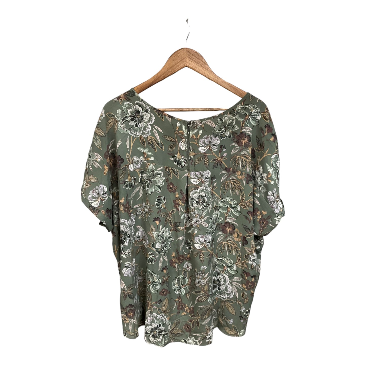 Top Short Sleeve By Maurices In Green, Size: 2x