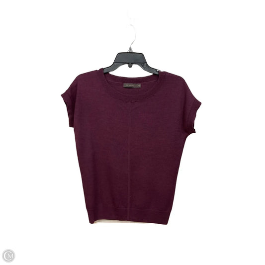Top Sleeveless By Limited In Maroon, Size: M