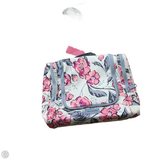 Makeup Bag By Vera Bradley, Size: Medium
