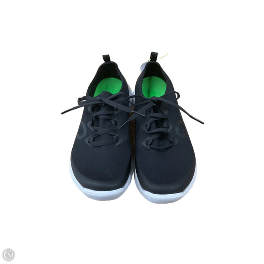 Shoes Flats By Oofos In Black & White, Size: 9