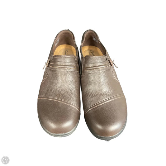 Shoes Flats By Clarks In Brown, Size: 11