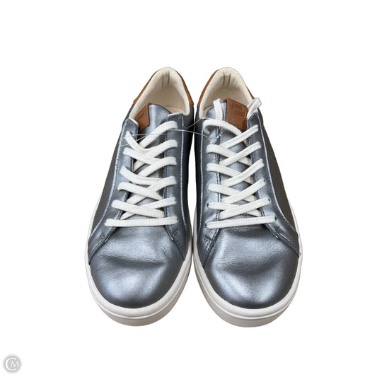 Shoes Sneakers By Infinity In Silver, Size: 7