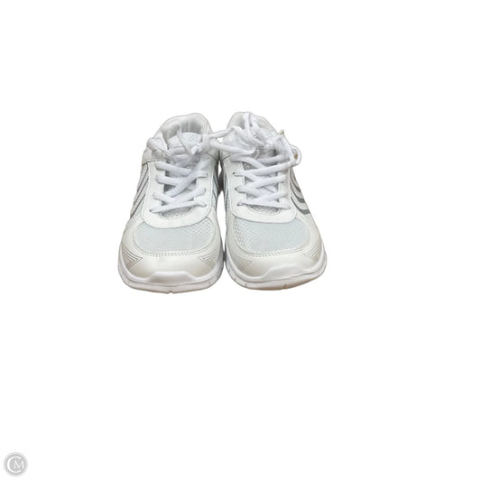 Shoes Athletic By Clothes Mentor In White, Size: 6.5