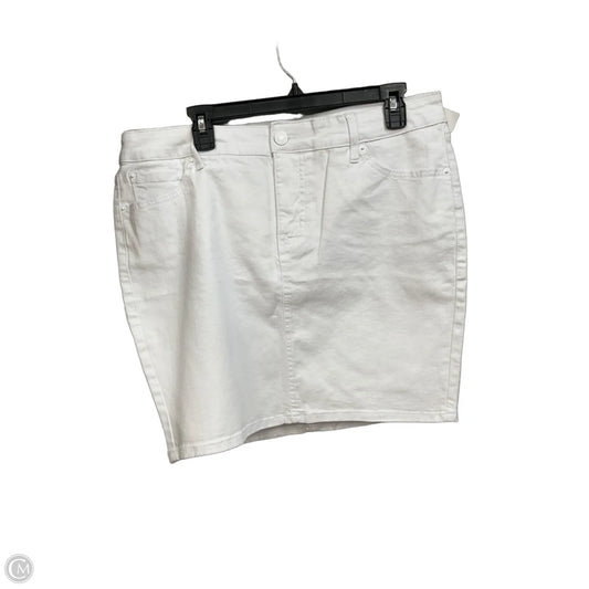 Skirt Mini & Short By Torrid In White Denim, Size: 16