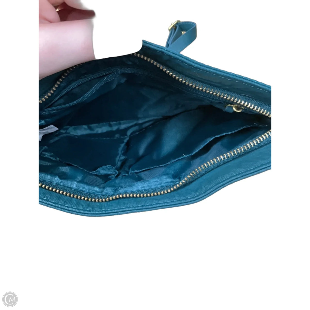 Crossbody By Clothes Mentor, Size: Medium