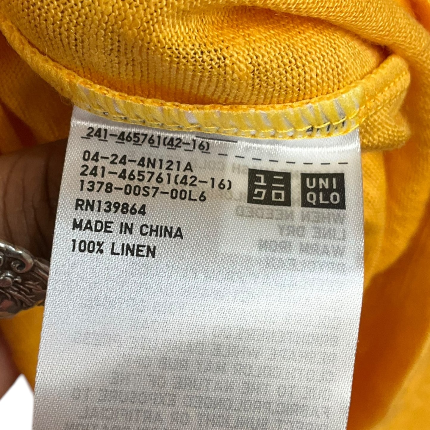 Top Short Sleeve Basic By Uniqlo In Yellow, Size: M