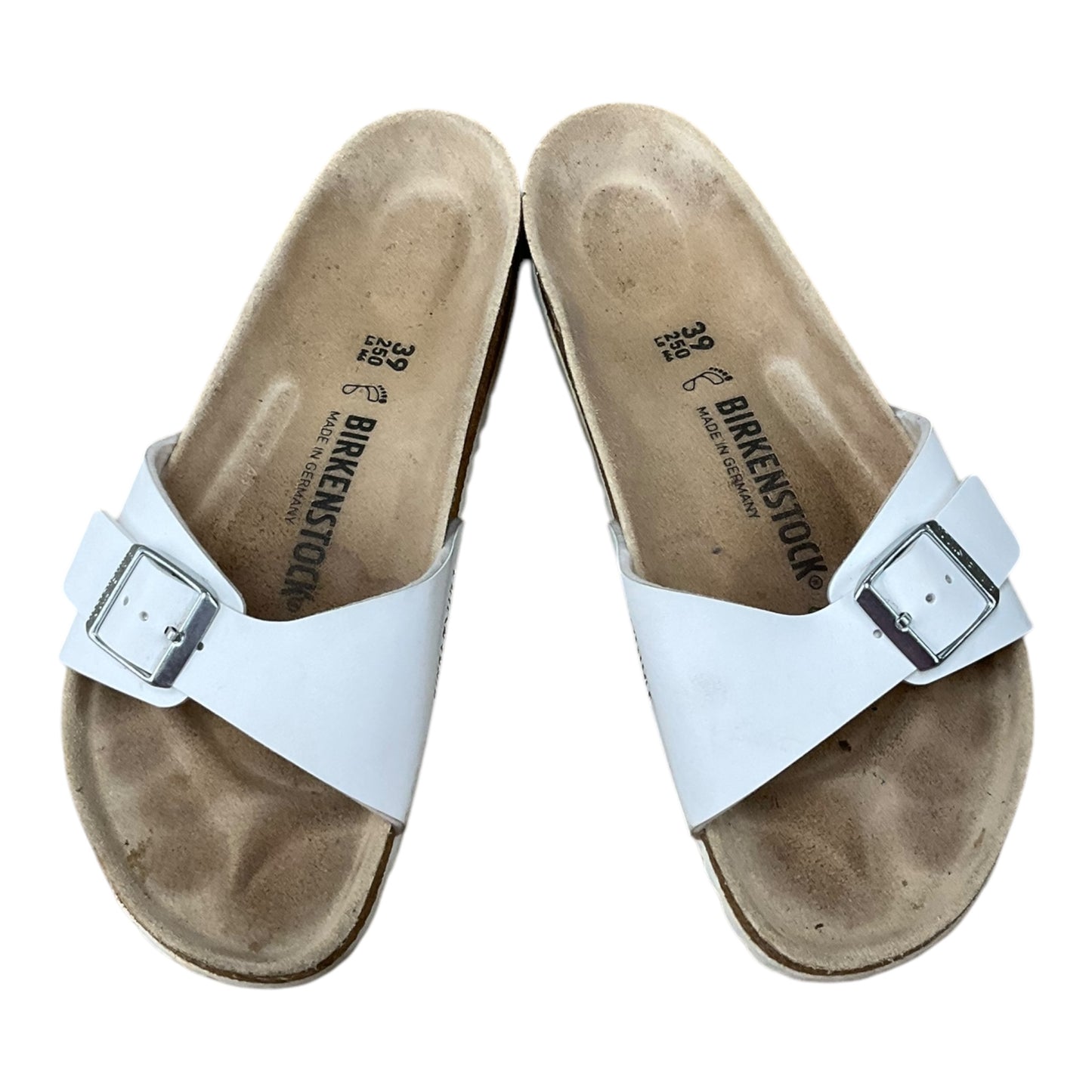 Sandals Flats By Birkenstock In White, Size: 8.5