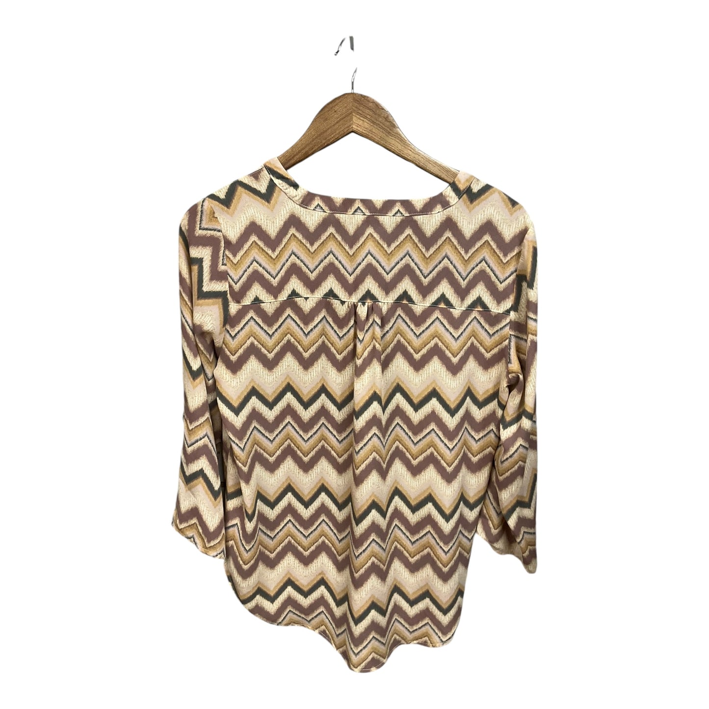 Top Long Sleeve By Maurices In Chevron Pattern, Size: S