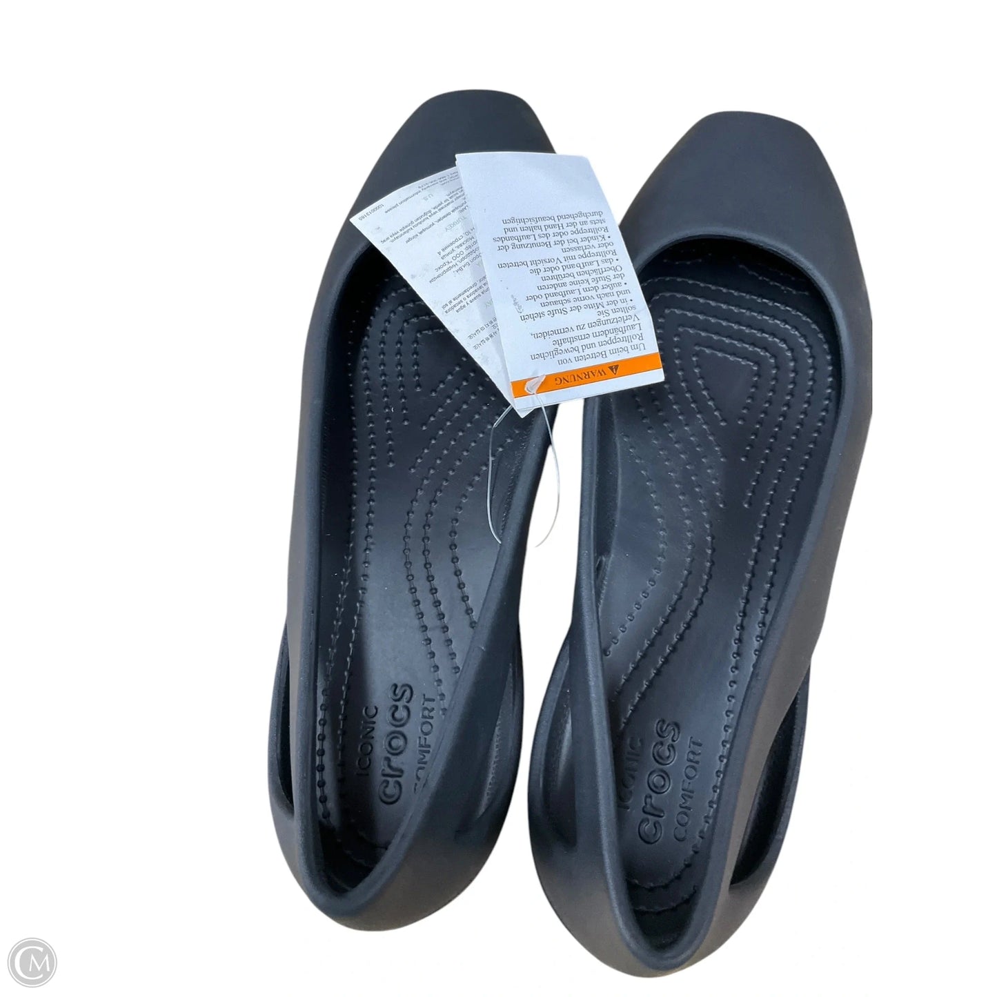 Shoes Flats By Crocs In Black, Size: 10
