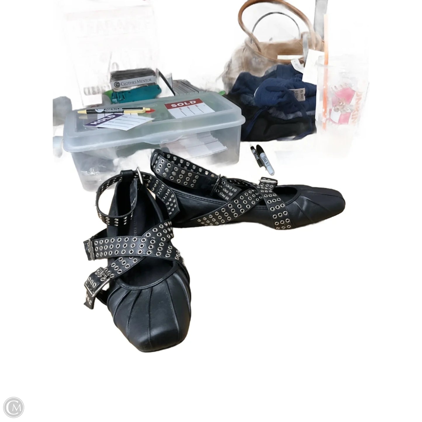 Shoes Flats By Azalea Wang In Black & Silver, Size: 9