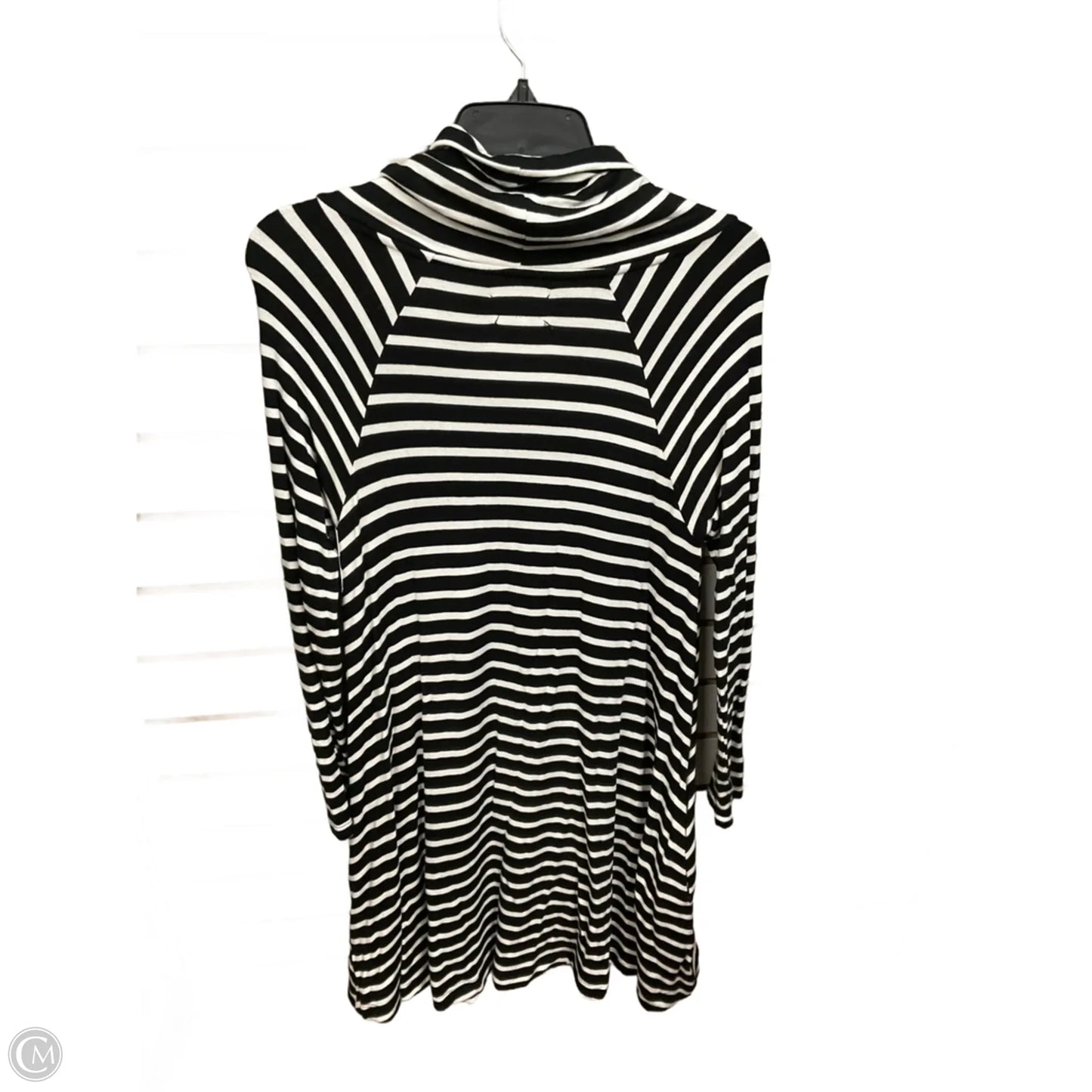 Dress Casual Short By Lou And Grey In Striped Pattern, Size: S