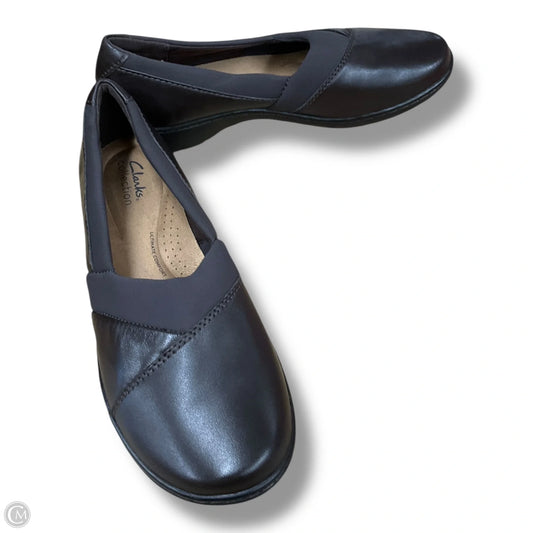 Shoes Flats By Clarks In Brown, Size: 9