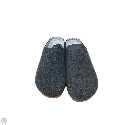 Shoes Flats By Taos In Grey, Size: 8