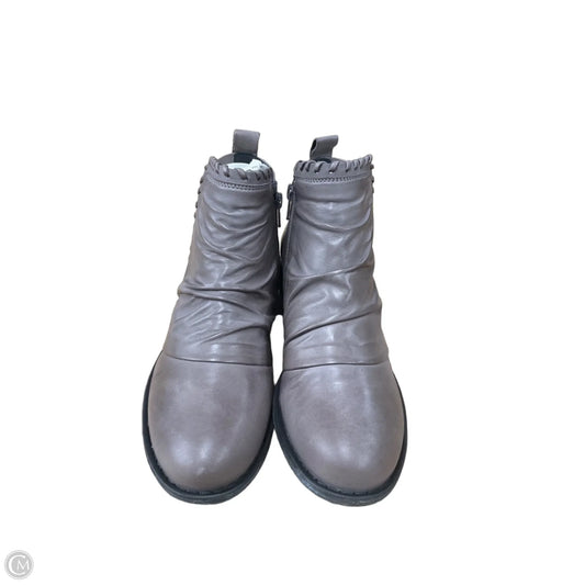 Boots Ankle Flats By Miz Mooz In Grey, Size: 9