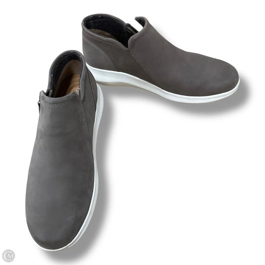 Shoes Flats By Aetrex In Grey, Size: 7.5