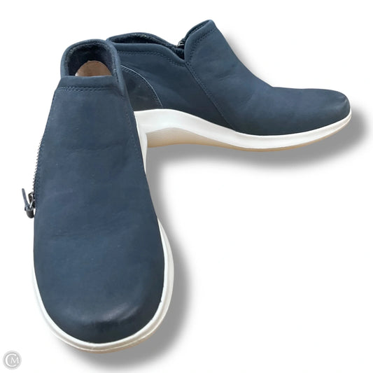 Shoes Flats By Aetrex In Brown, Size: 7.5