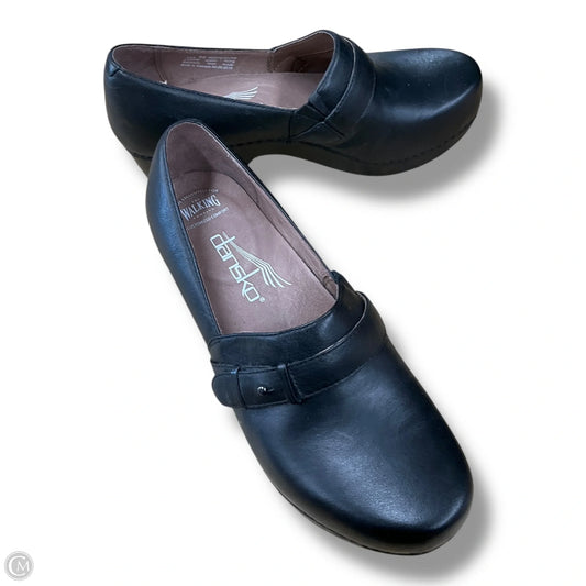 Shoes Flats By Dansko In Black, Size: 8