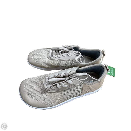 Shoes Sneakers By Clothes Mentor In Beige, Size: 7.5