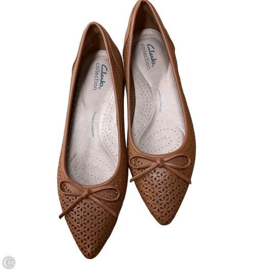 Shoes Flats By Clarks In Tan, Size: 7.5