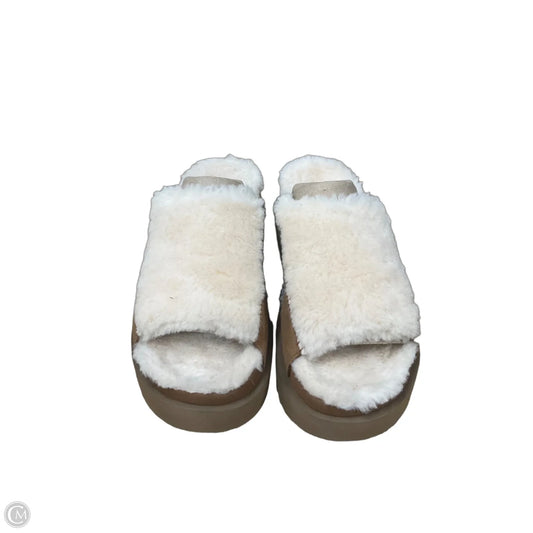 Slippers Designer By Ugg In Cream & Tan