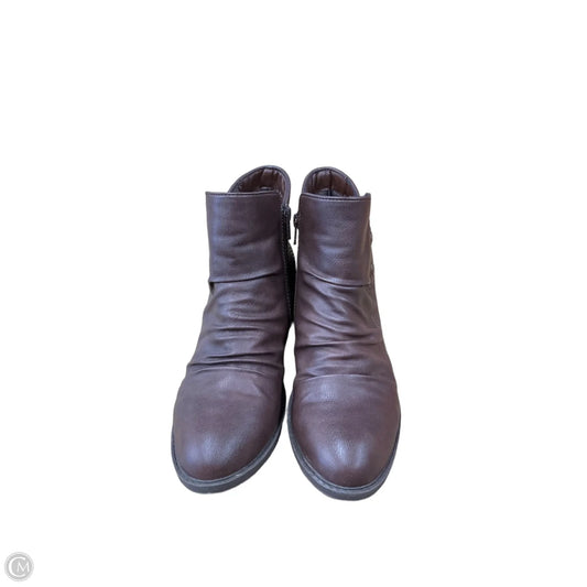 Boots Ankle Flats By Bare Traps In Brown, Size: 8