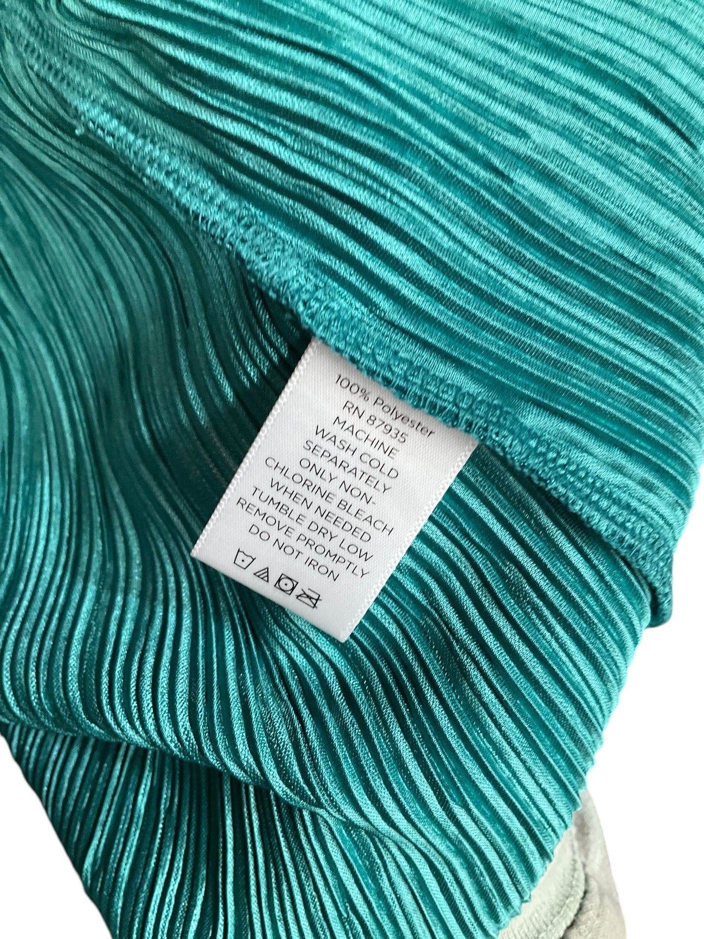 Top Sleeveless By Susan Graver In Green, Size: 2x