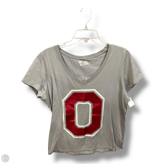 Top Short Sleeve By Clothes Mentor In Grey & Red, Size: 1x