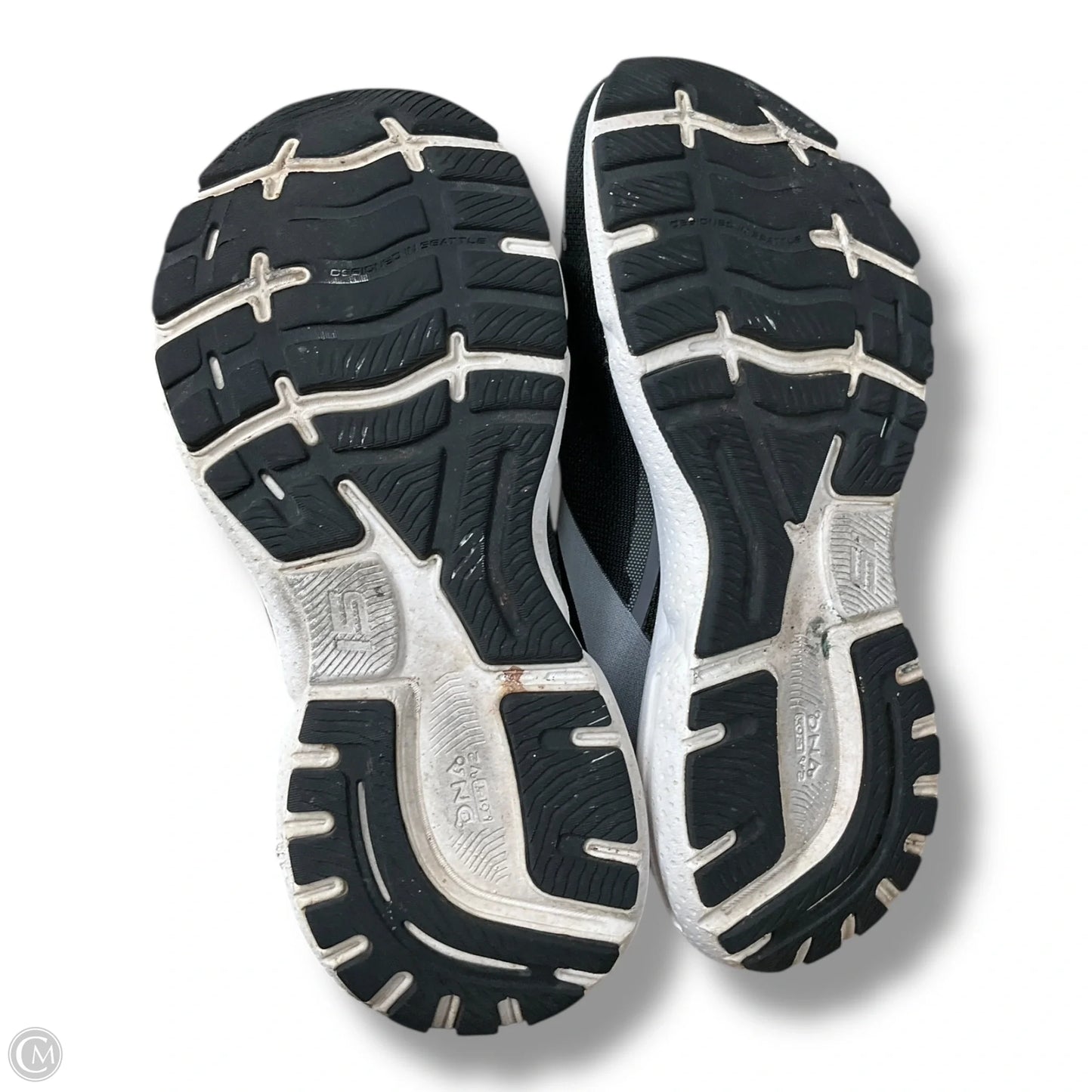 Shoes Athletic By Brooks In Black & White, Size: 6