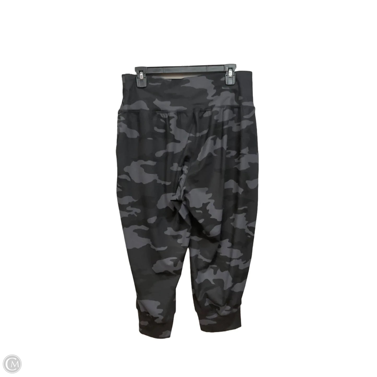 Athletic Capris By Livi Active In Camouflage Print, Size: L