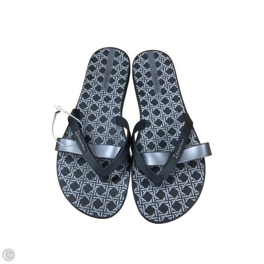 Sandals Flip Flops By Clothes Mentor In Black & Grey, Size: 6