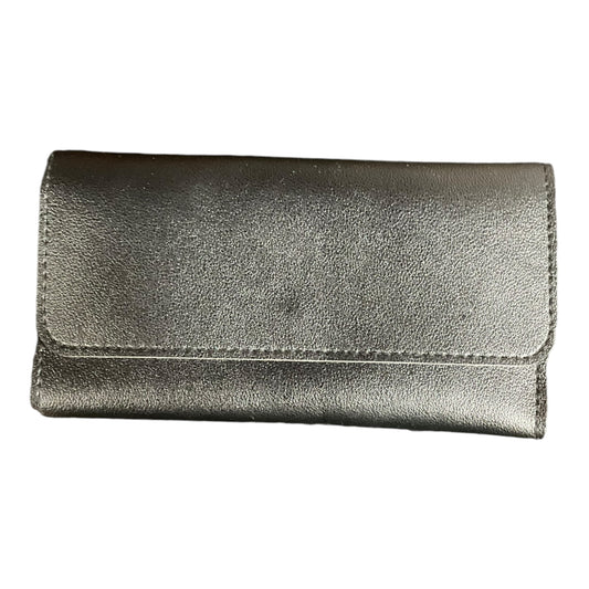 Wallet By Clothes Mentor, Size: Medium