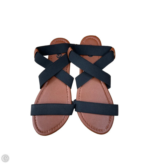 Sandals Flats By Clothes Mentor In Black, Size: 7.5