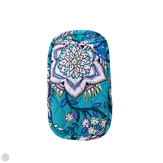 Sunglass Case By Vera Bradley, Size: Medium