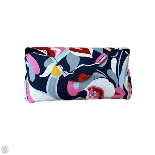 Sunglass Case By Vera Bradley, Size: Medium