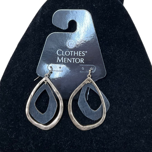 Earrings Dangle/drop By Clothes Mentor