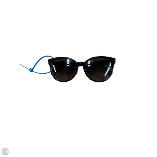 Sunglasses Luxury Designer By Gucci, Size:
