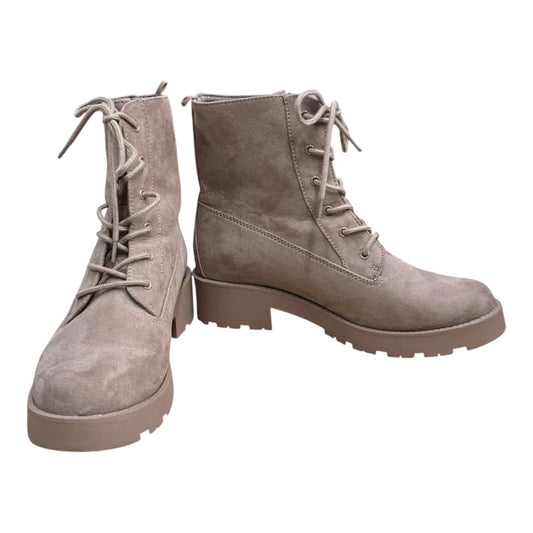 Boots Combat By Old Navy In Tan, Size: 8