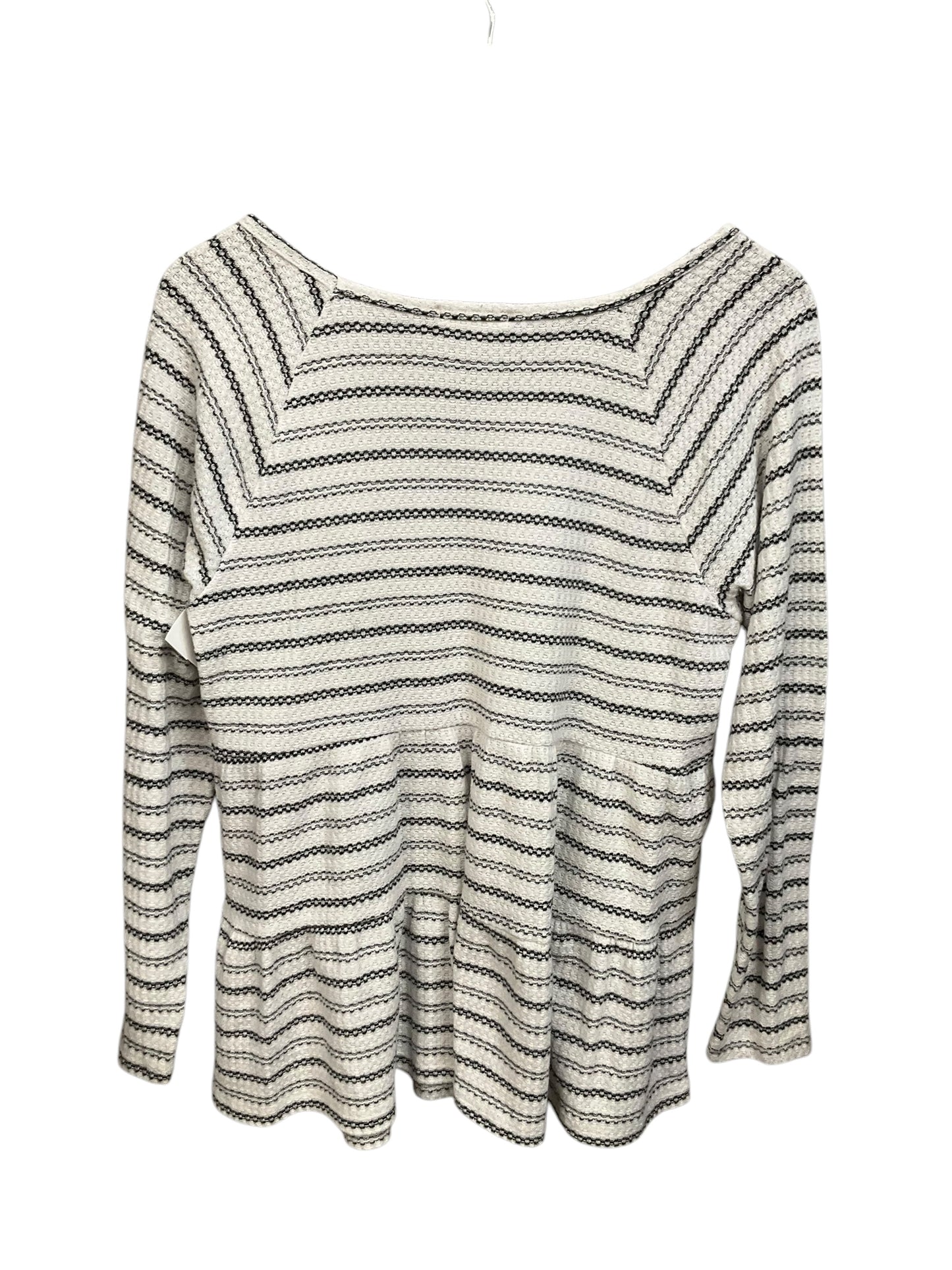 Top Long Sleeve By Ultra Flirt In Striped Pattern, Size: L