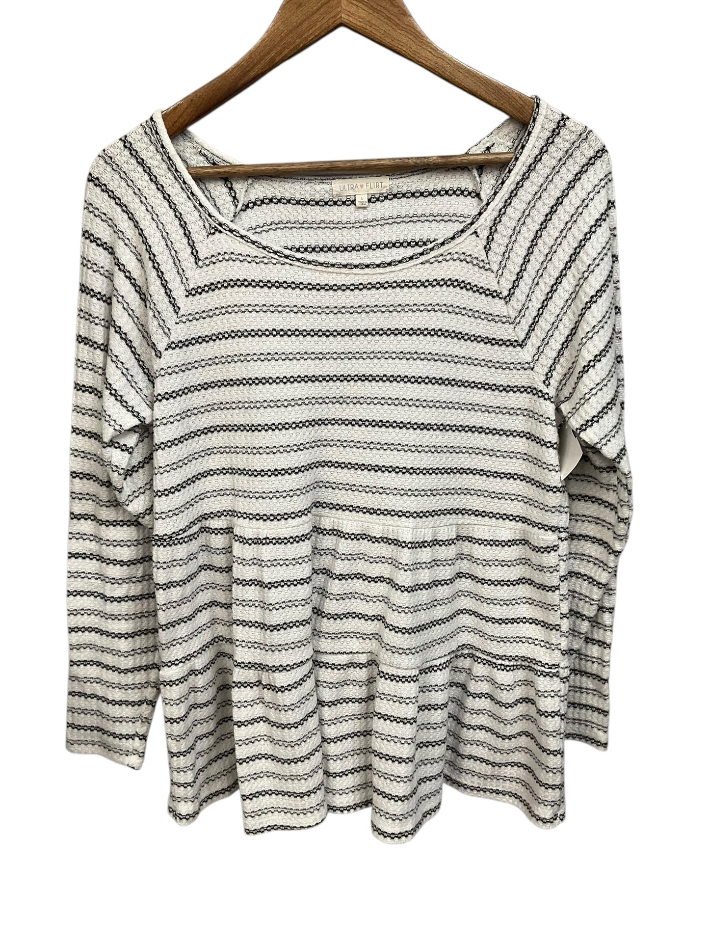 Top Long Sleeve By Ultra Flirt In Striped Pattern, Size: L