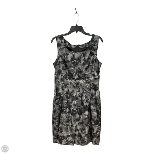 Dress Casual Short By Banana Republic In Black & White, Size: M